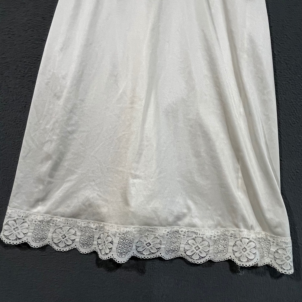 Vintage Full Slip Women Size 32 Ivory Lace Trim V-Neck Lingerie USA Made 6439 - Picture 3 of 11
